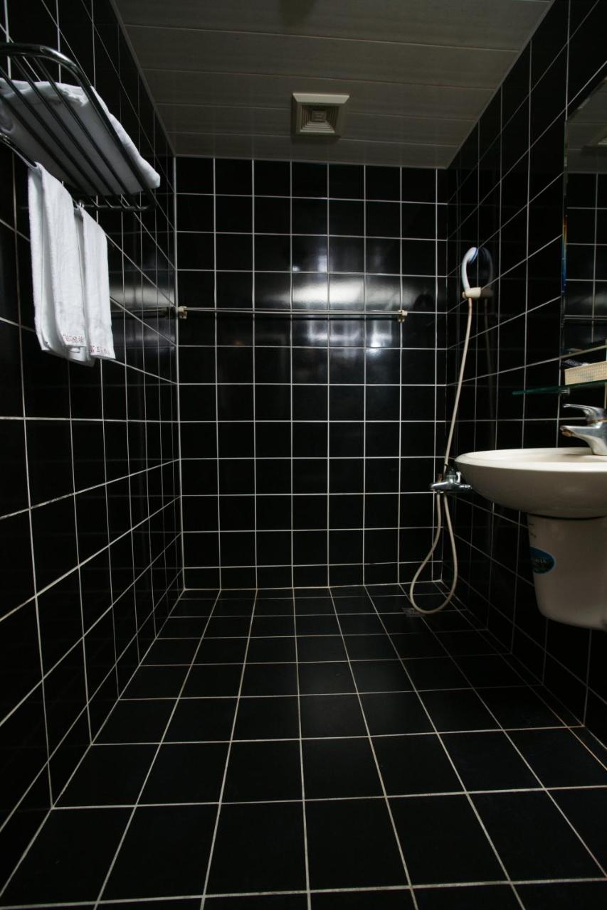 Rich Zone Hotel ไทเป ภายนอก รูปภาพ